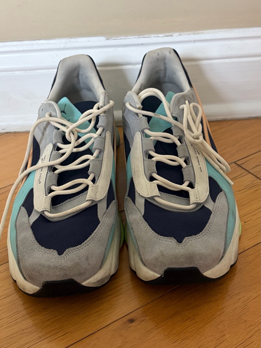 Men's Running Sneakers Navy and Light Gray Aqua Accents-need cleaning-NO ODOR